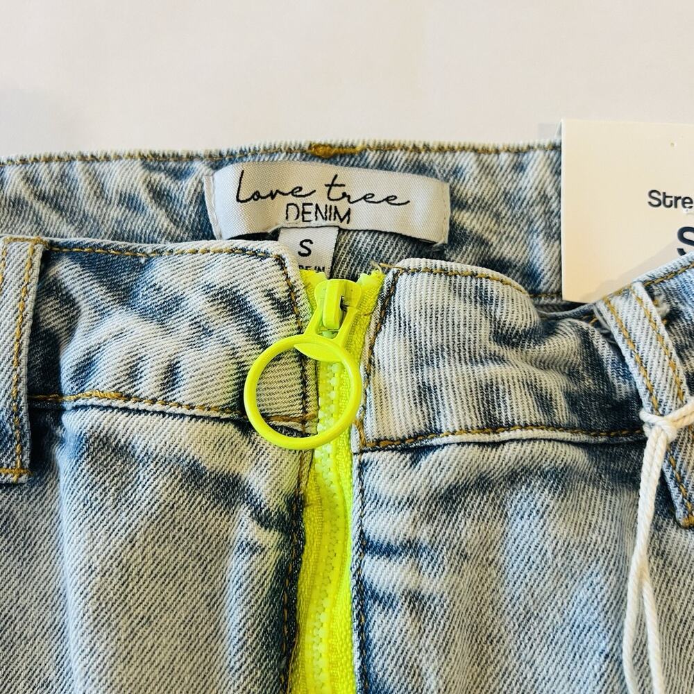 Love Tree Denim Blue Jean Mini Skirt Zipper Front Light Wash Size Small - Picture 3 of 4